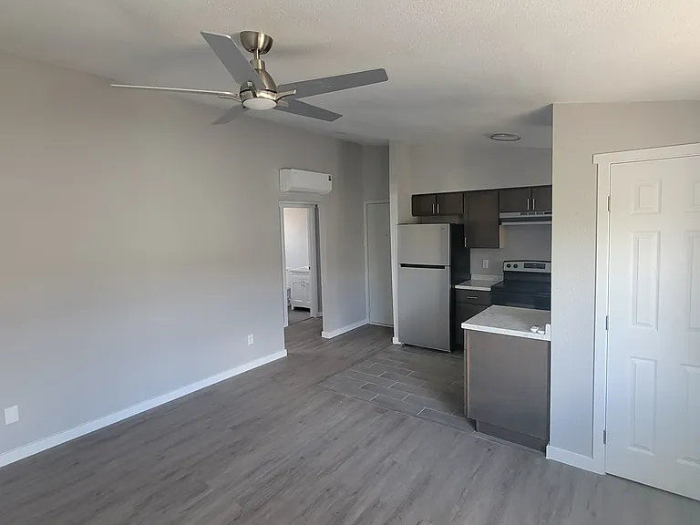 Sierra Linda Apartments — Photo 5