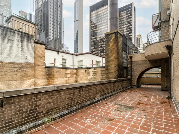 24 West 55th Street image 9 of 11