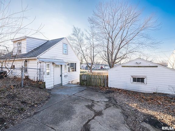 2nd image of 606 E Shore Dr