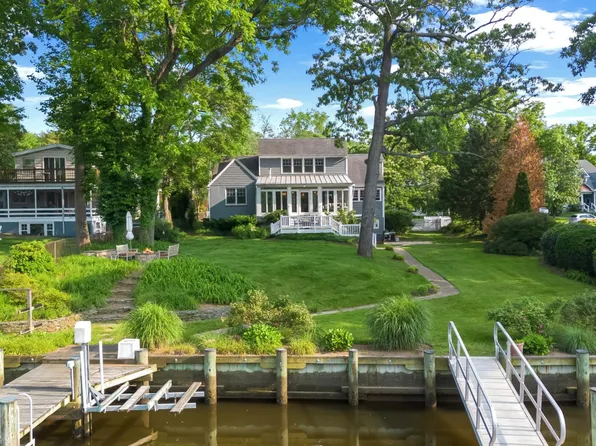 712 Warren Dr, Annapolis, MD 21403