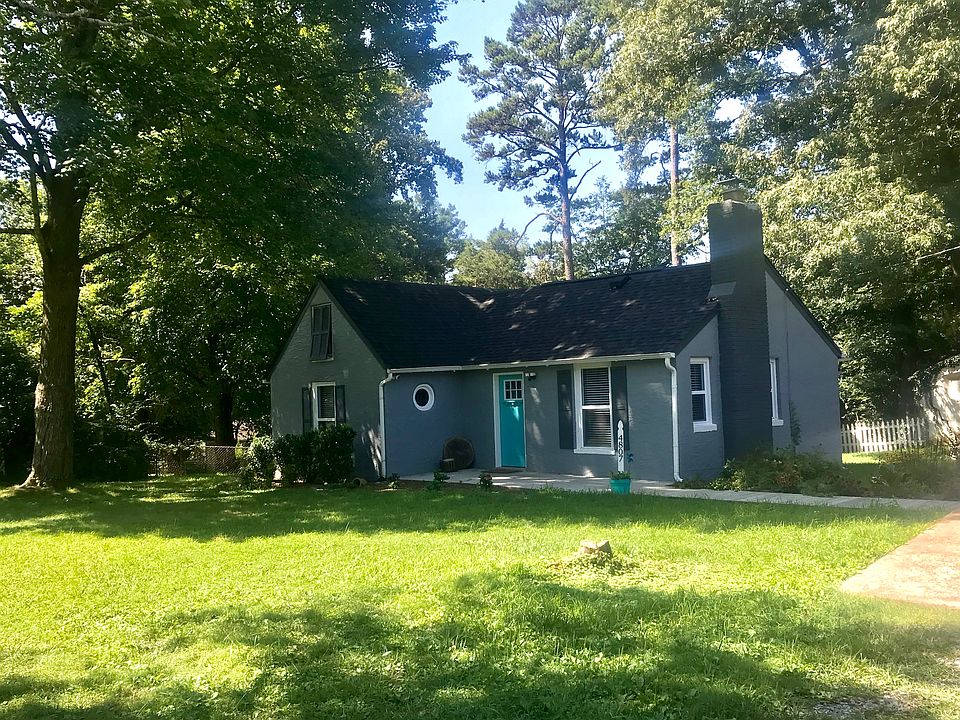 Charming, cozy cottage!