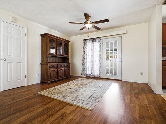 4th image of 527 BOUNTY AVENUE NE