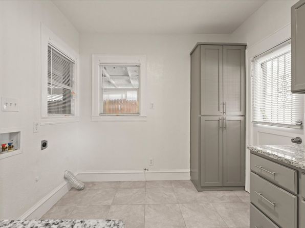 Additional property image - 929 S Rosemont Ave, Dallas, TX 75208