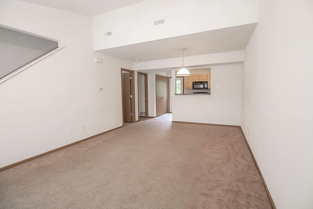 Large 4 bedroom Duplex — Photo 3