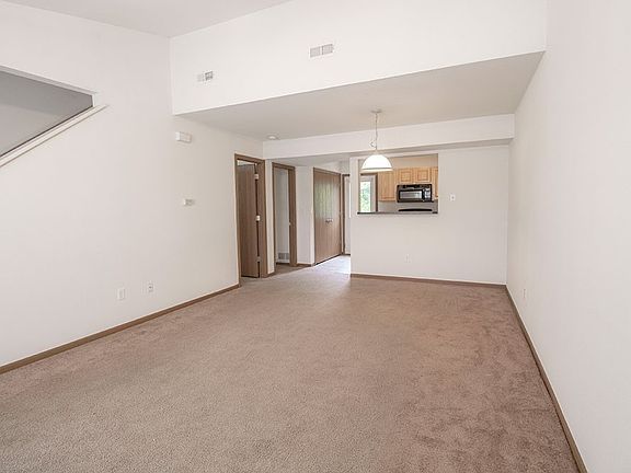 3rd image of 2119 N Ballenger Ln