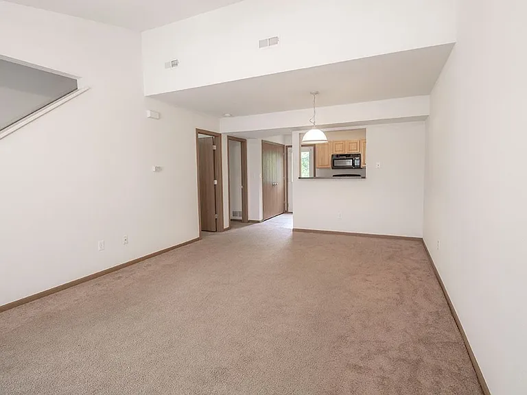 2119 Ballenger Ln — Photo 3