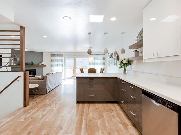 5th image of 7205 Seashore Dr Unit B