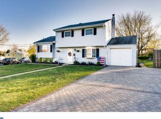 1977 Arena Dr, Hamilton, NJ 08610