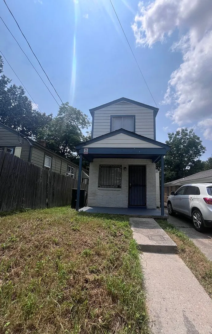 Renovated house in quite Neighborhood — Photo 1