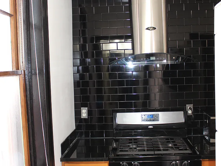 4054 Chestnut St #2R — Photo 7