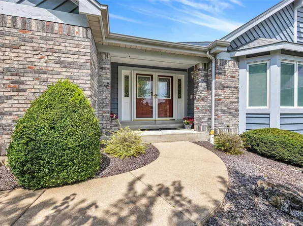 10 Depaula Trl #18C, Saint Charles, MO 63301