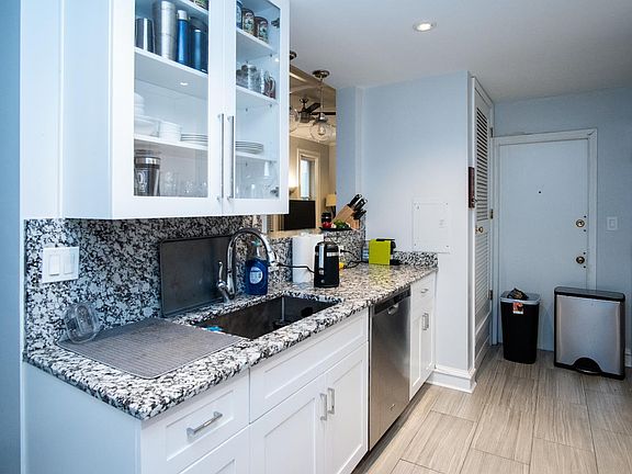 5th image of 347 W Dickens Ave APT 2