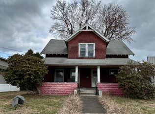 28 Larone Ave, West Springfield, MA 01089