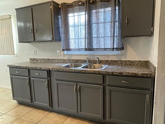 3rd image of 1108 E Virginia Way