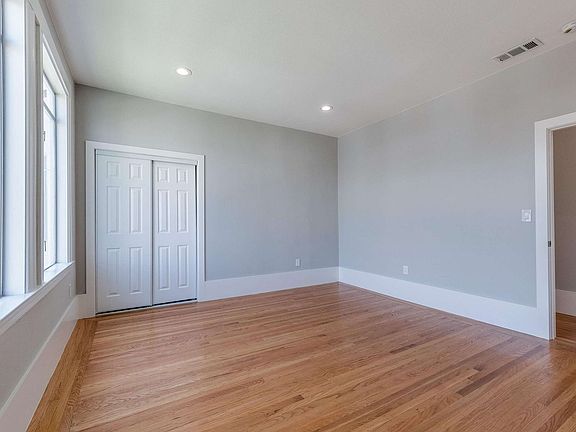 4th image of 1701-1711 Greenwich St #1703