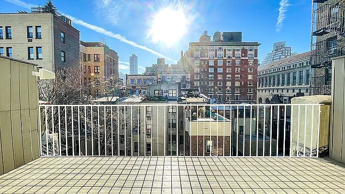 1st image of 160 W 75th St APT 4B