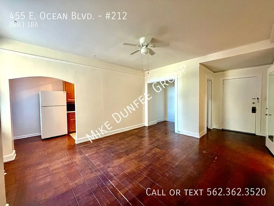 Downtown Long Beach Studio Featuring Walk-in Closet — Photo 2