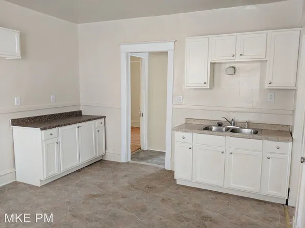 3042 N 1st St, Milwaukee, WI 53212