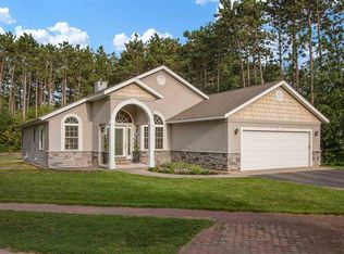 1010 Victorian Ln, Plover, WI 54467