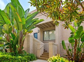 8326 Via Sonoma, La Jolla, CA