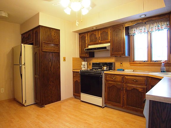 5th image of 621 Huguenot Ave