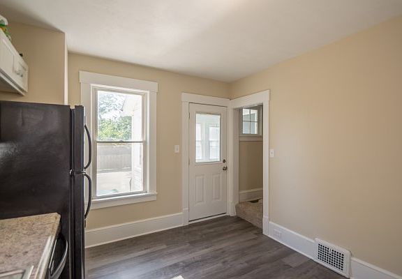 3rd image of 4074 Skiff St #A