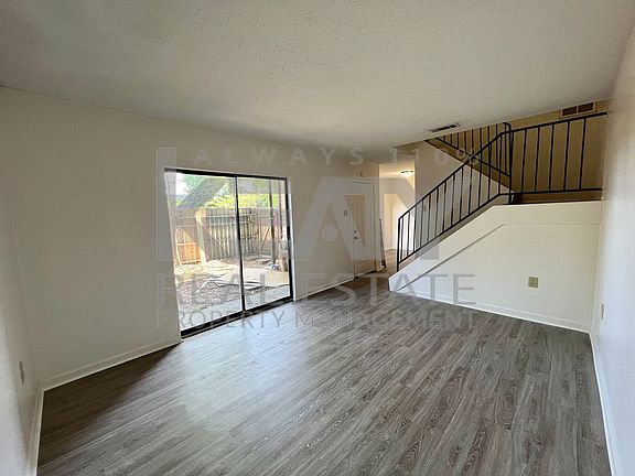 4th image of 202 Elks Cv APT 4