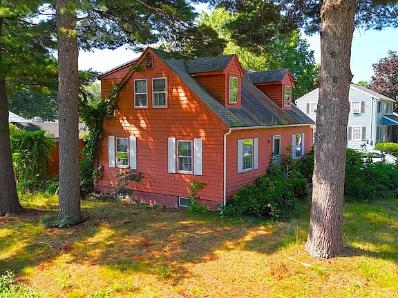 3rd image of 32 Evergreen Drive