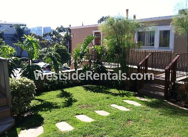 1st image of 316 W Hawthorn St