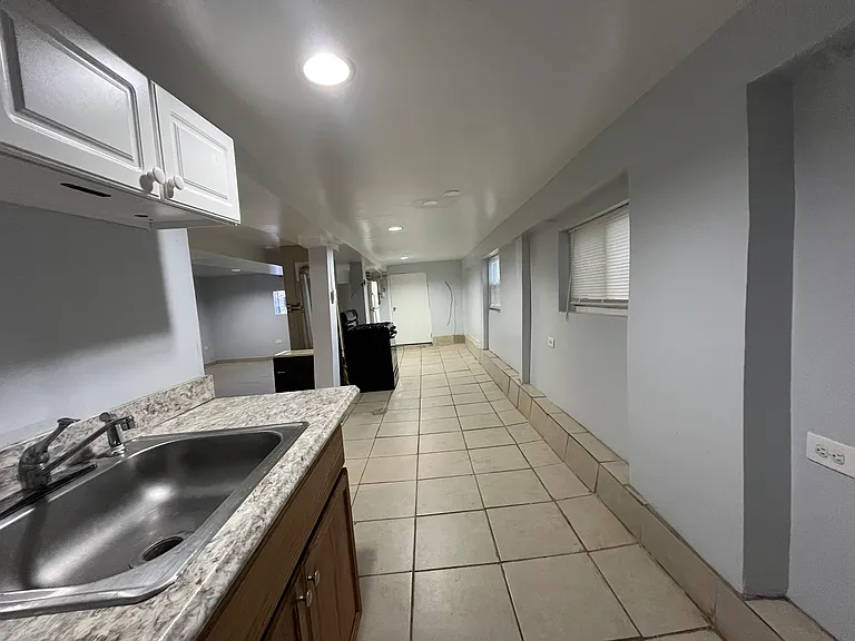 1167 W 19th St #BASEMENT — Photo 3