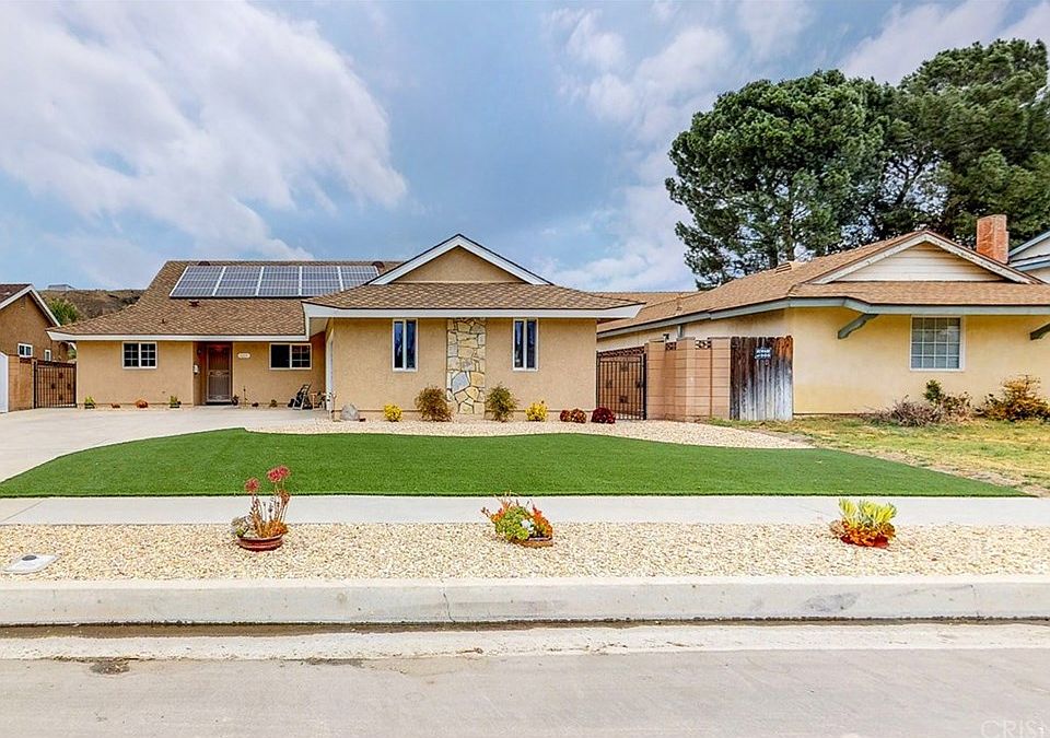 1st image of 20251 Lakemore Dr