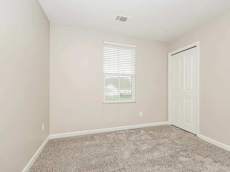 106 Norwich Ct — Photo 15