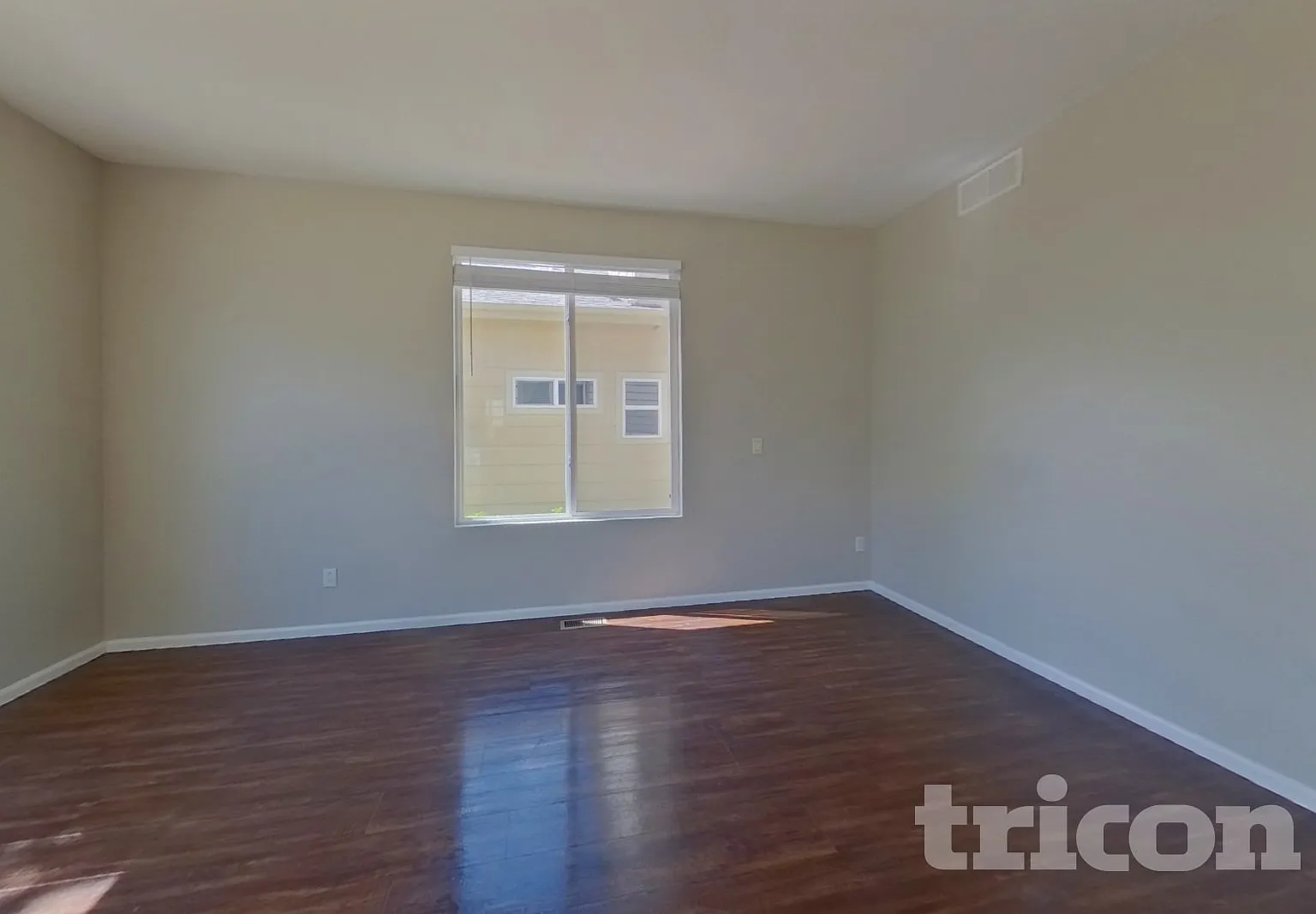 1426 S Haleyville Cir Aurora CO — Photo 2