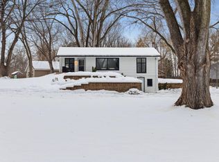 900 Horn Dr, Minnetonka, MN 55305