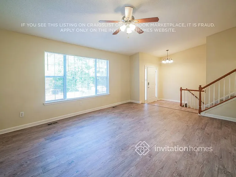 124 Woodmill Ct — Photo 6