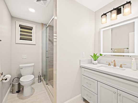 3rd image of 1505 Manley Dr