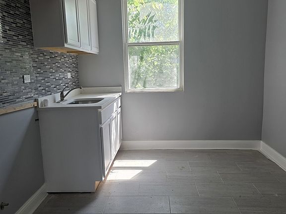 4th image of 1224 W 64th St