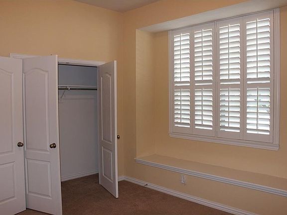 3rd image of 1904 Lantana Ln