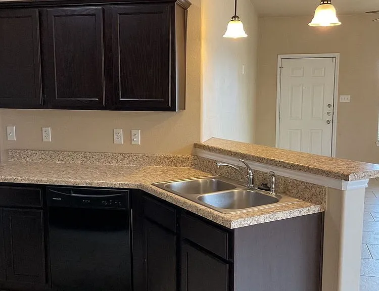 4610 Cambridge Dr #A/B — Photo 5