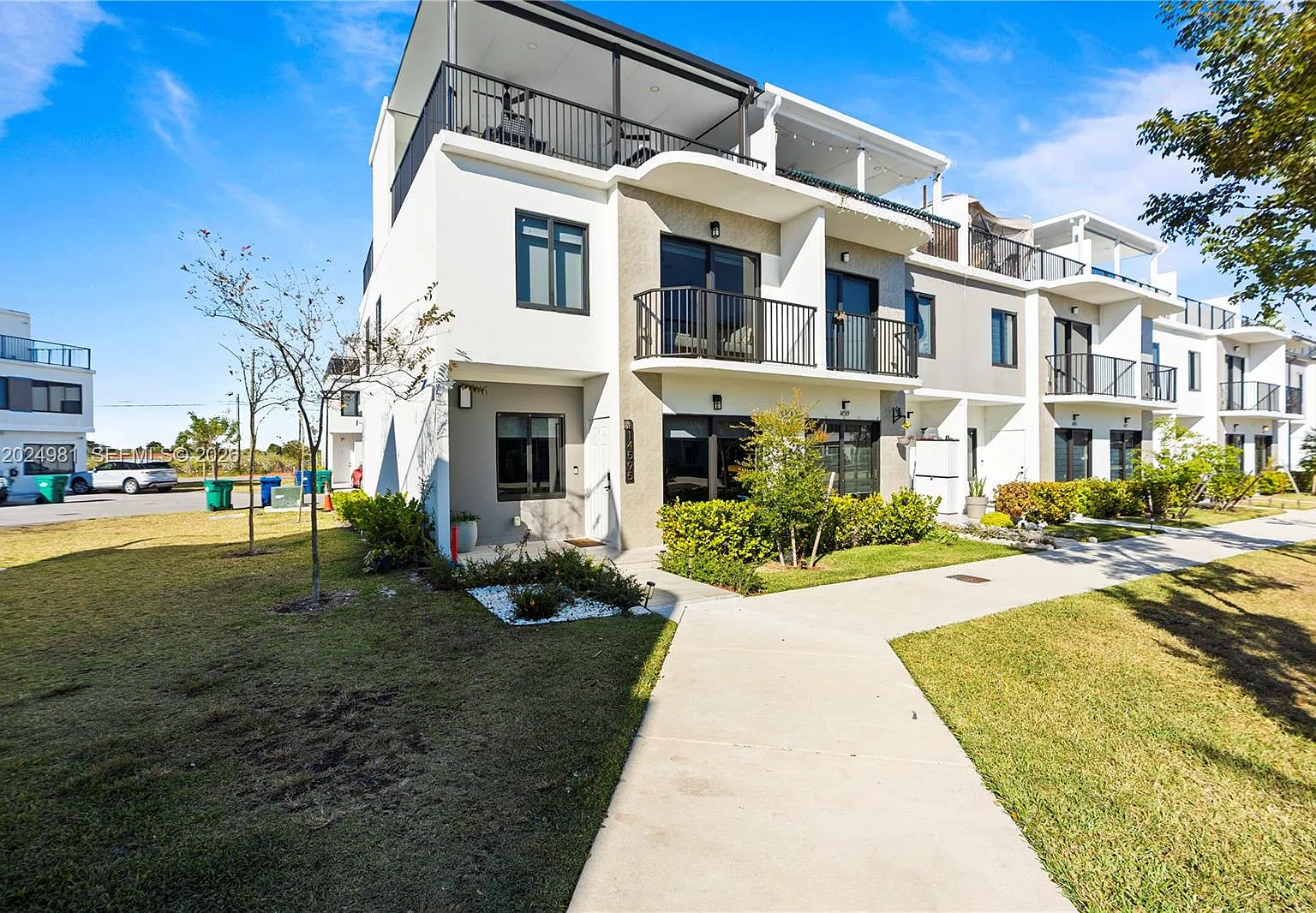 4 bed, 3.0 bath, 1398 sqft, $3,100 — Photo 1