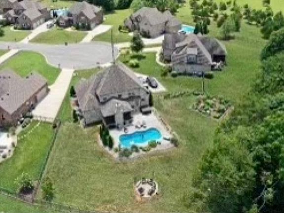 2nd image of 605 Andy Peach Dr