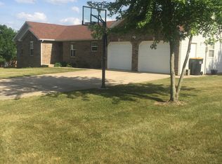 11000 Maple Leaf Ln, Holts Summit, MO 65043