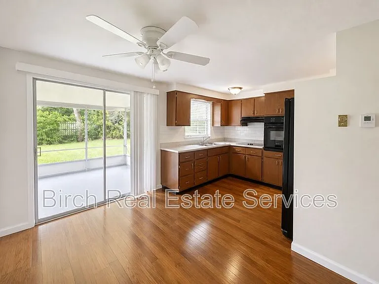 2552 Chancery Dr — Photo 4