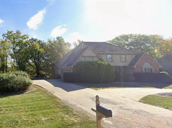 15929 Overbrook Ln, Overland Park, KS 66085