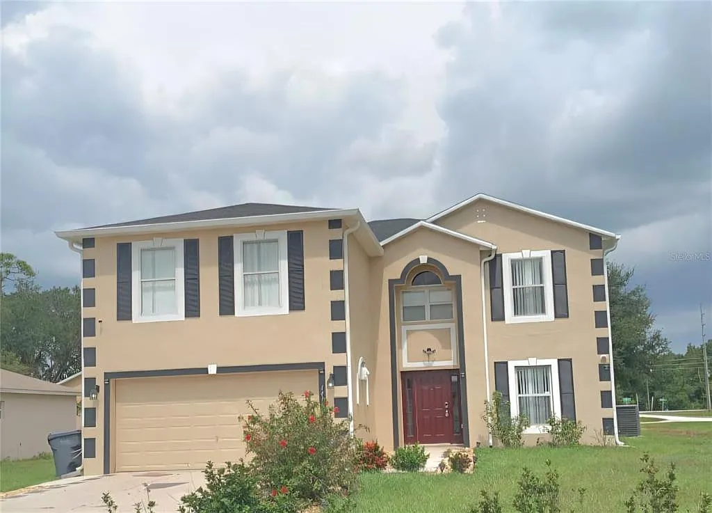 4 bed, 2.5 bath, 2797 sqft, $2,100 — Photo 1