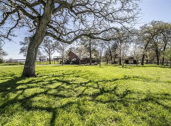 2nd image of 102 Wyona Dr