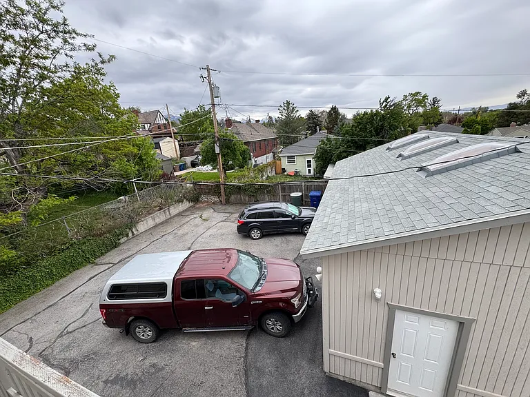 1260 E Emerson Ave #1 — Photo 18