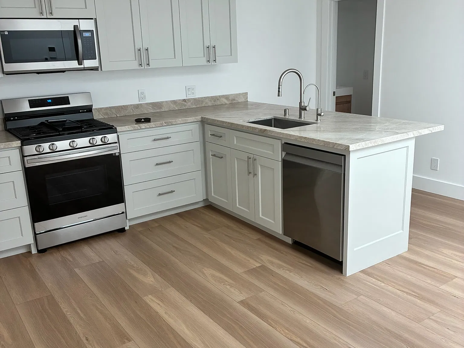 1 bed, $2,950 — Photo 4