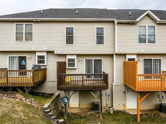 5th image of 856 Camelot Ln