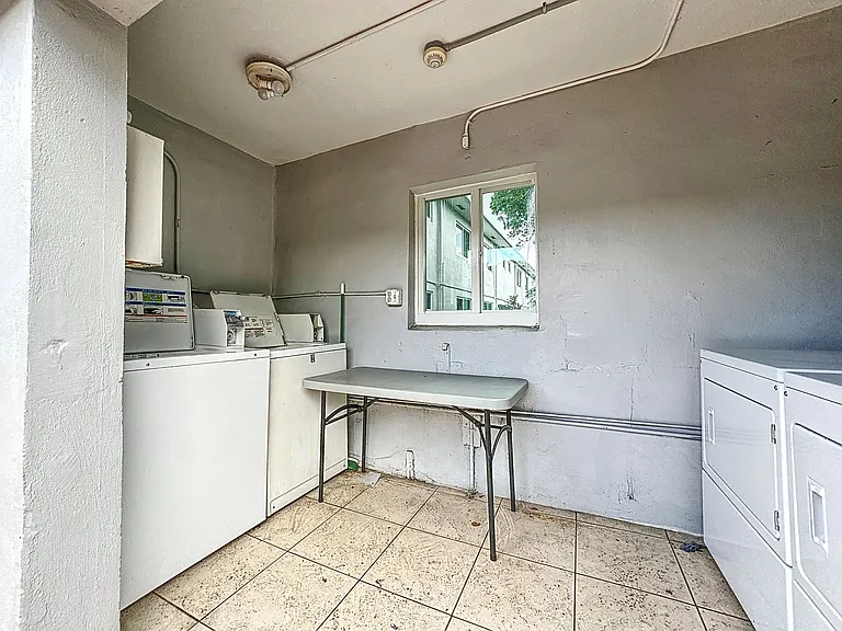 Chelsea Manor Apartments — Photo 11